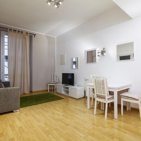Luminoso Appartamento Con Balcone In Cadorna Milano Exterior foto