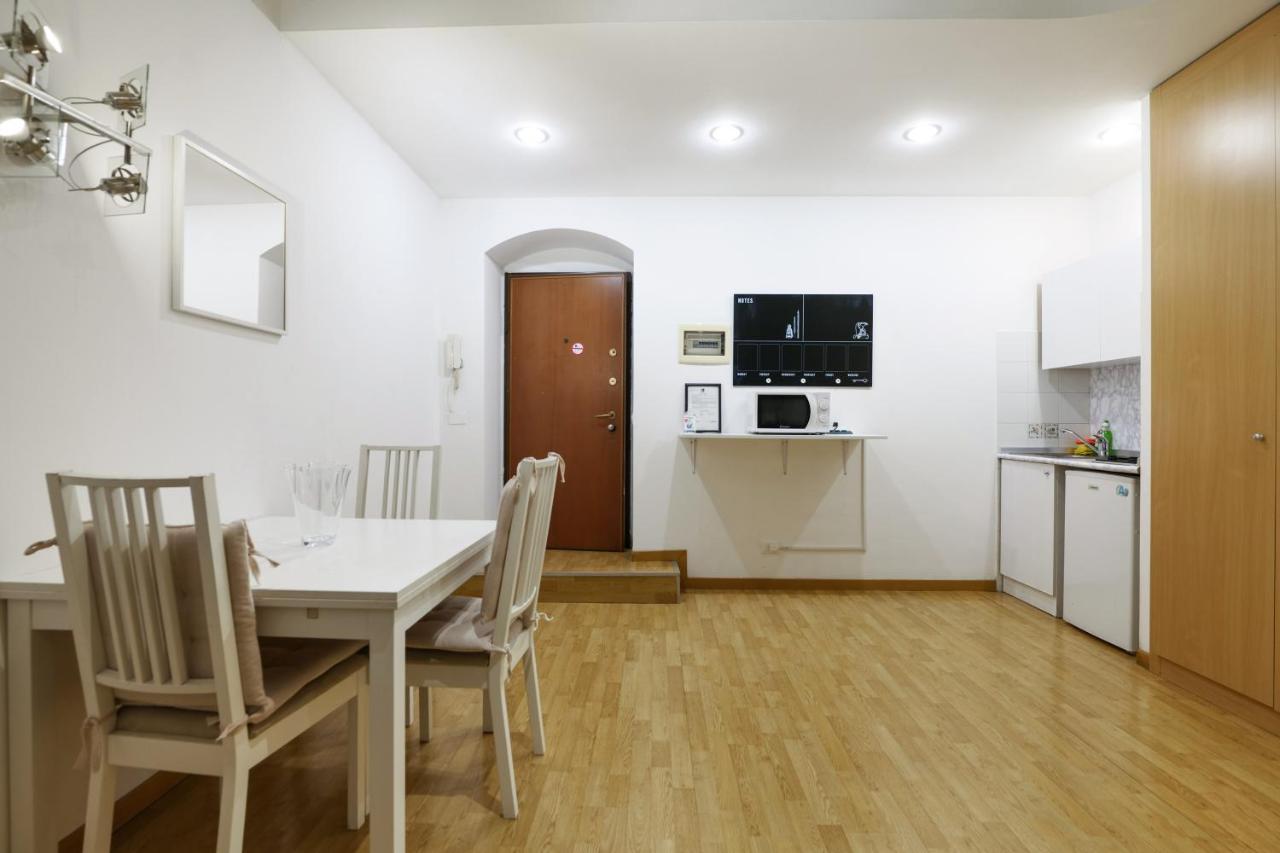 Luminoso Appartamento Con Balcone In Cadorna Milano Exterior foto